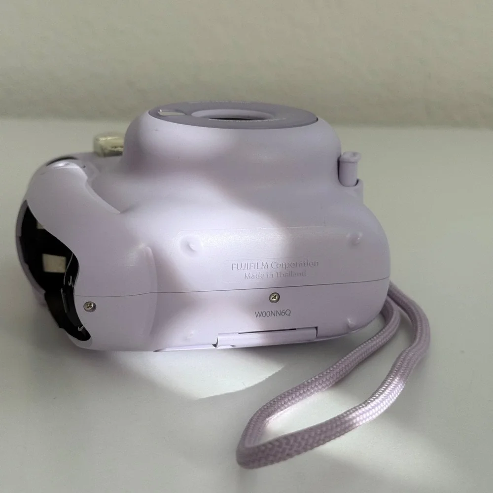 Fujifilm Instax Mini 11 Instant Camera Lilac Purple NO BATTERY COVER Untested